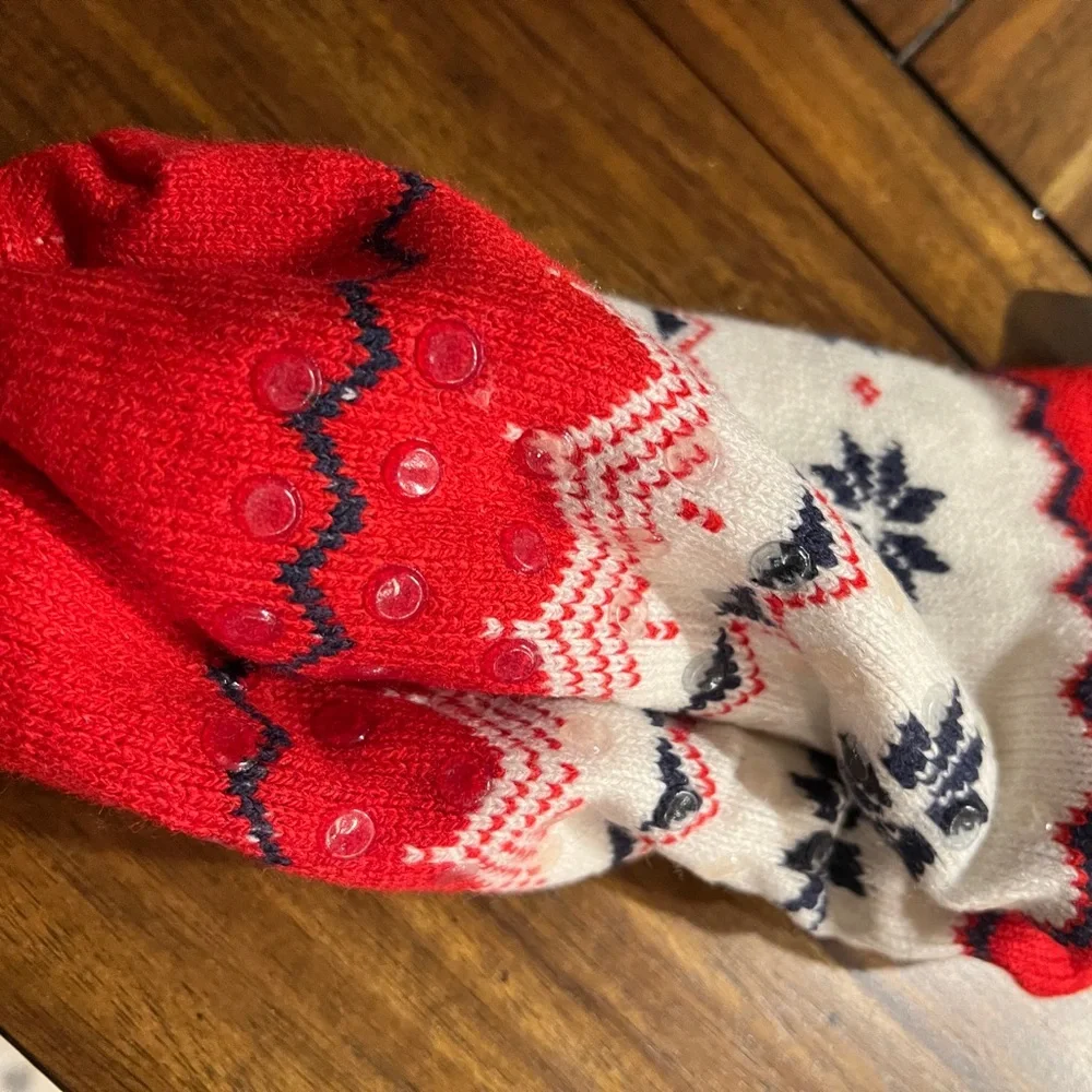 Serra Red and White Snowflake Socks Sz 4-10